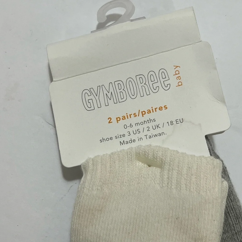 GYMBOREE ✨baby 🧦✨socks 2 pairs 👶🍼0-6 months